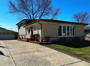 1051 Wicke Ave, Des Plaines, IL 60018