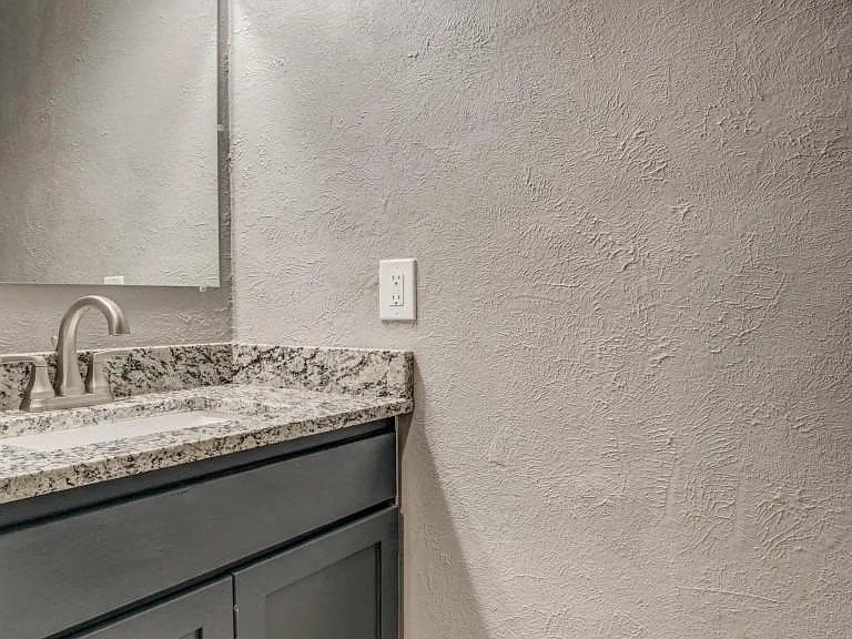7027 Coleshire Dr — Photo 15