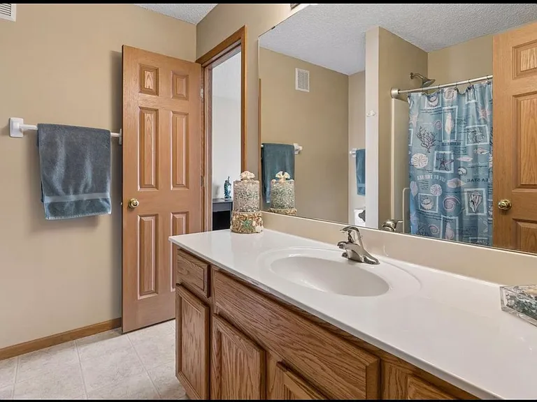 18328 Kerrville Trl — Photo 8
