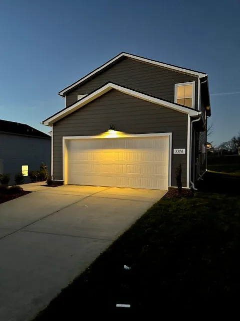 4 bed, 2199 sqft, $2,495 — Photo 2