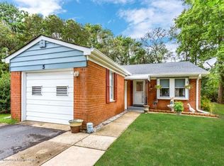 5 Revere Ct, Whiting, NJ 08759