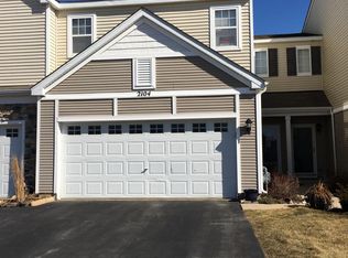2104 Limestone Ln, Carpentersville, IL 60110