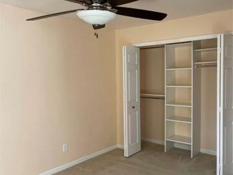 42630 Plymouth Hollow Dr #42630 — Photo 19
