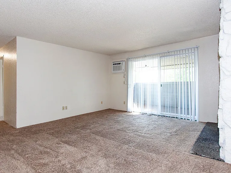 Lakeside Apartments — Photo 52