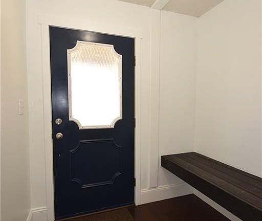 2nd image of 1318 Briarwood Dr