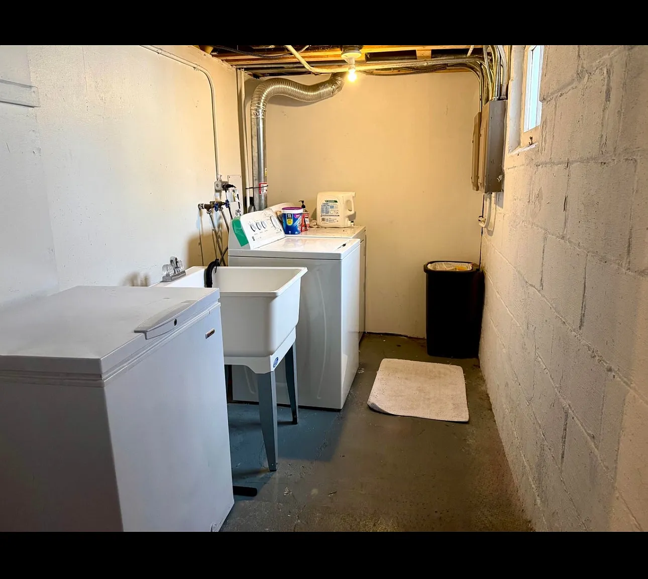 2 bed, 1000 sqft, $1,300 — Photo 3