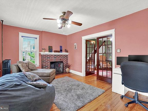 5th image of 1473 Wayne Ave