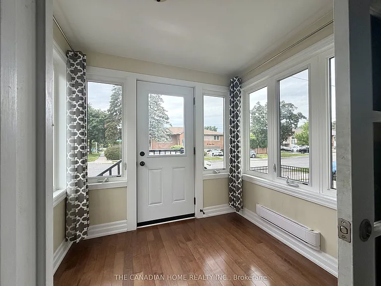 71 English St — Photo 6