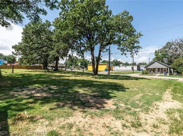 1010 N 48th St, Fort Smith, AR 72904