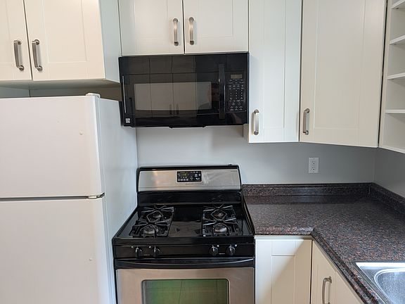 5th image of 1298 Marshall Ave