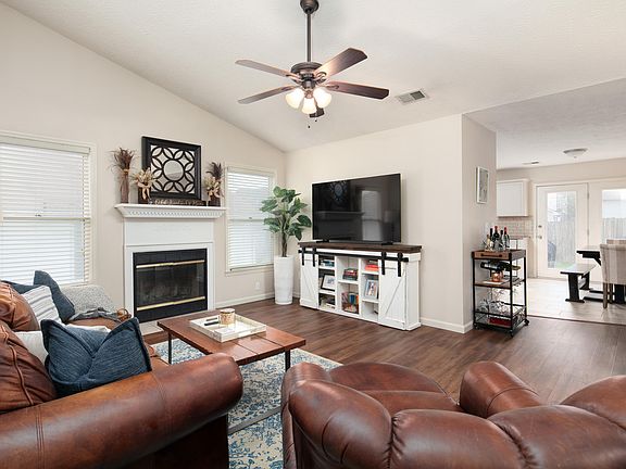 3rd image of 1152 Red Stone Dr