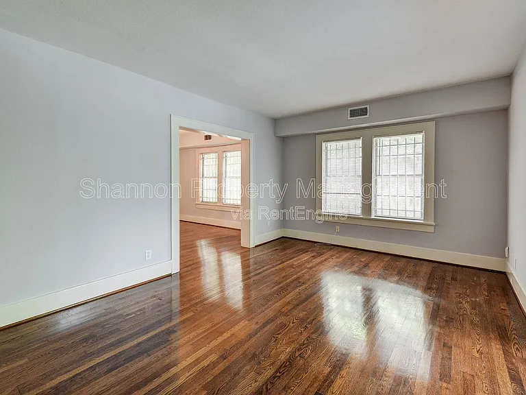 1748 Hawthorne St #B — Photo 6