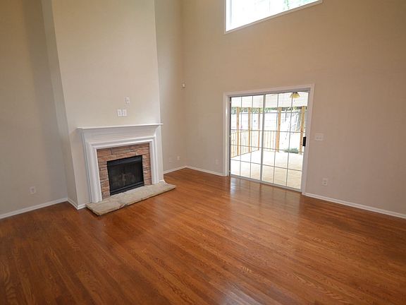 3rd image of 548 Parc River Blvd