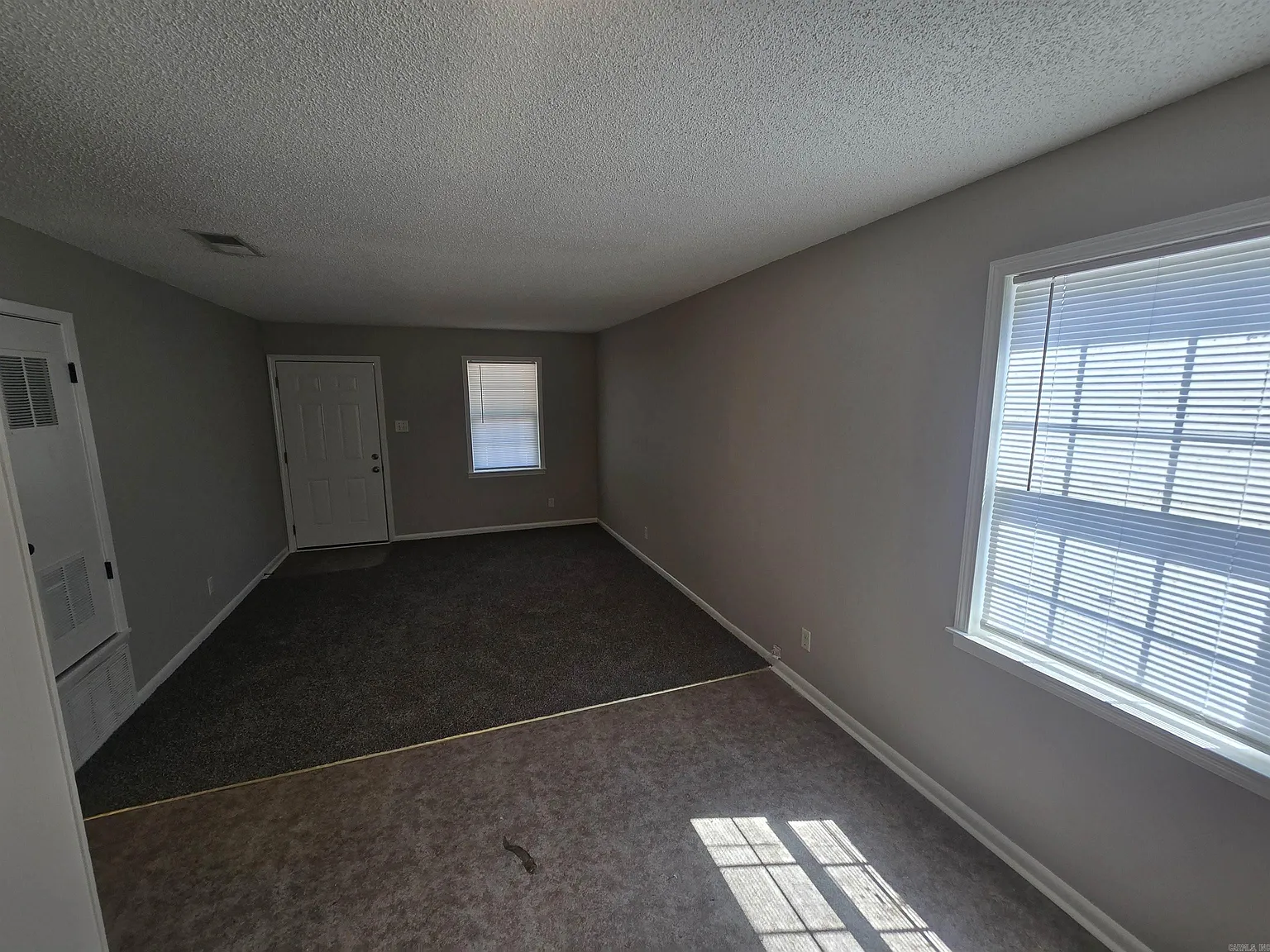 2 bed, 1.0 bath, 750 sqft, $795 — Photo 2