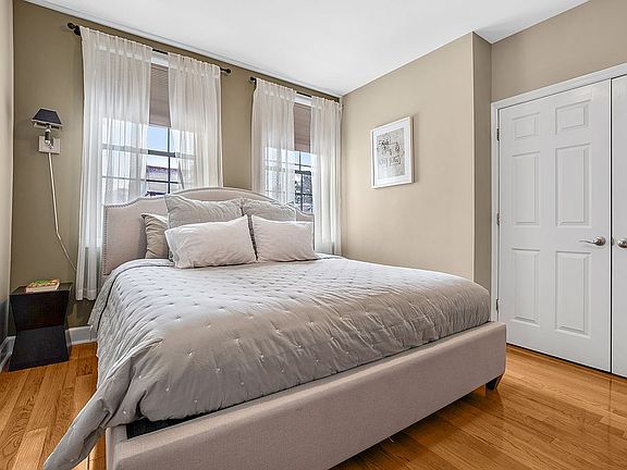 5th image of 325 Highland Ave APT 304
