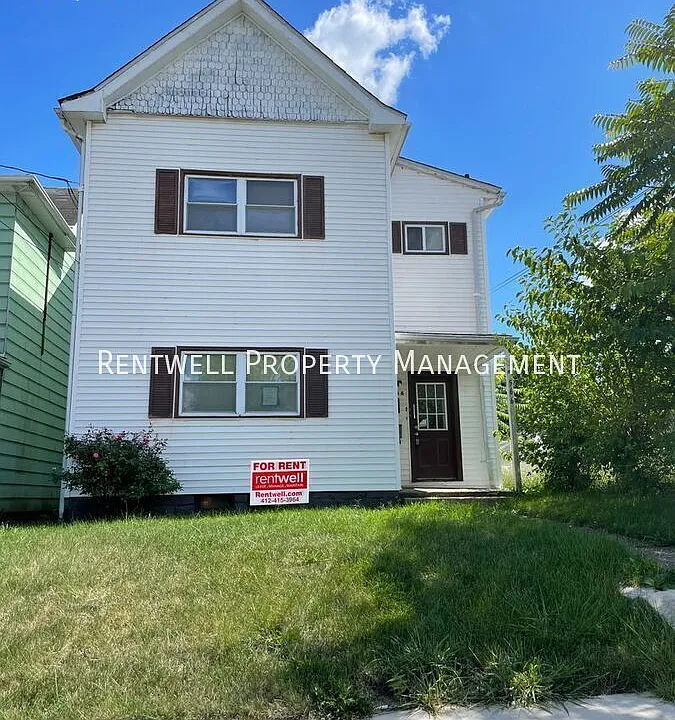 566 Fayette St #2