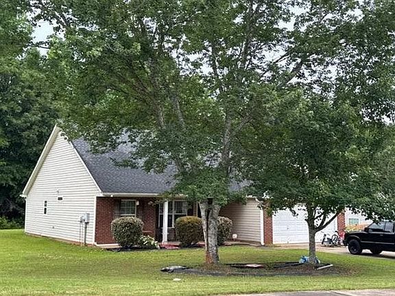 2nd image of 219 Glenview Trl