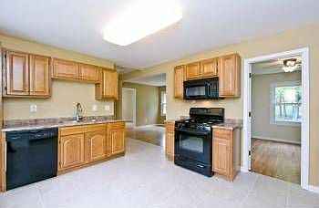 2nd image of 3408 Eastridge Ln