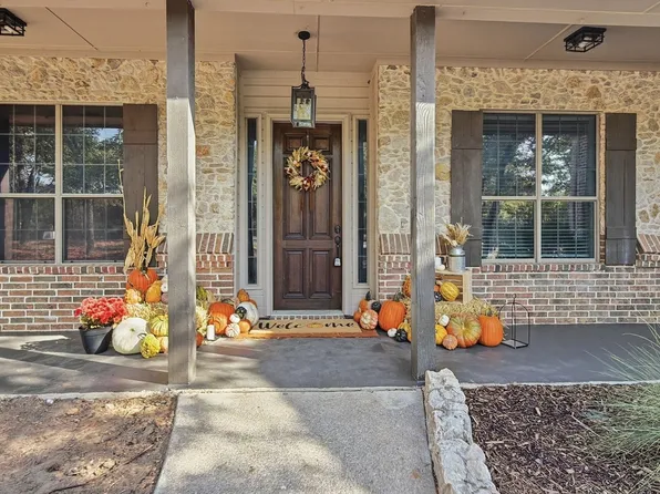 514 Oak Hills Dr, Newark, TX 76071
