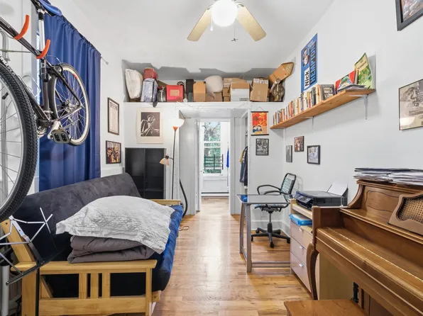 570 Jersey Avenue image 9 of 37