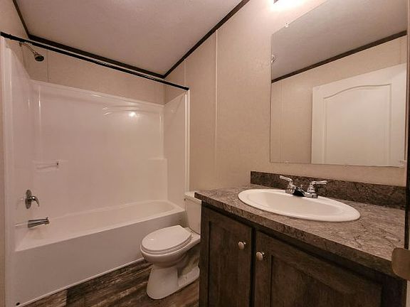 4th image of 58 Hollywood Dr #304