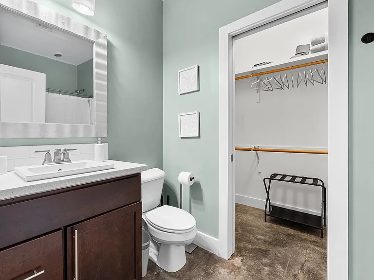 212 Highland Oaks Ln — Photo 6