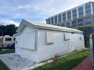 418 SE 8th St LOT 25, Hallandale Beach, FL 33009