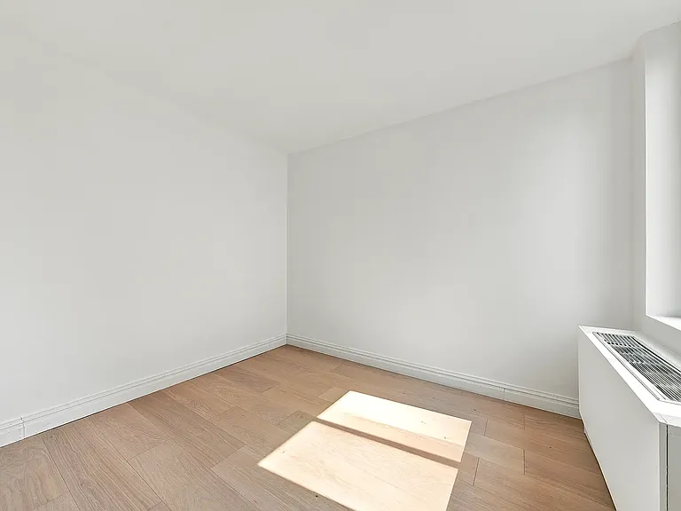 50 Lexington Ave #12D — Photo 7