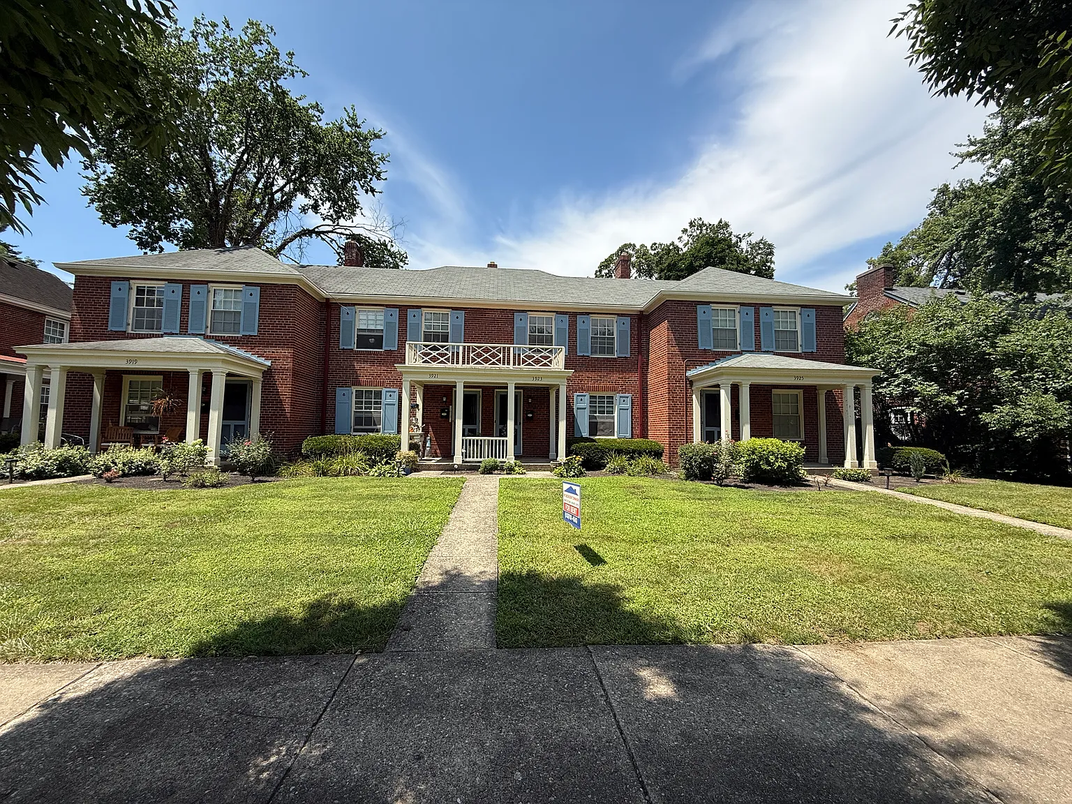 2 bed, 1200 sqft, $1,950 — Photo 1
