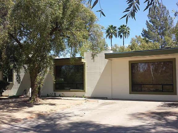 2nd image of 1008 E Village Circle Dr S