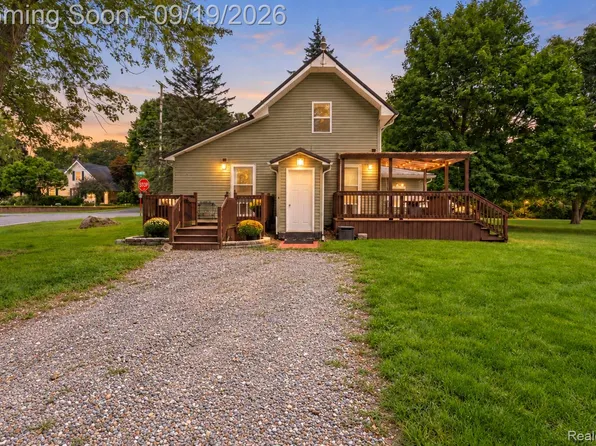 507 S Main St, Munith, MI 49259