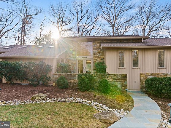 3rd image of 10124 Captain Hickory Pl