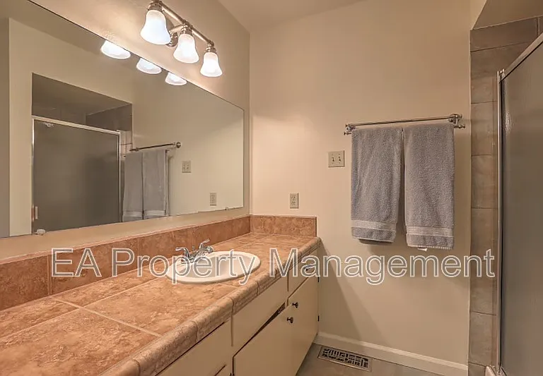 9308 Gutierrez Rd NE — Photo 7