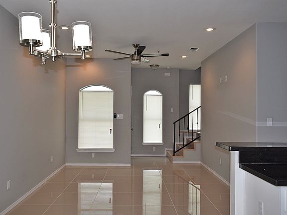 2nd image of 2121 Citrus Ln