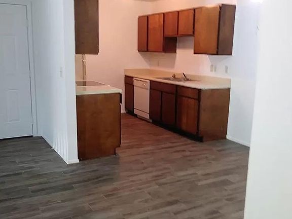 5th image of 808 Charles Barker Ave #511