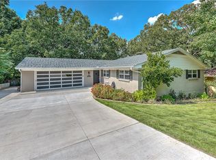 2333 N Juneway Ter, Fayetteville, AR 72703