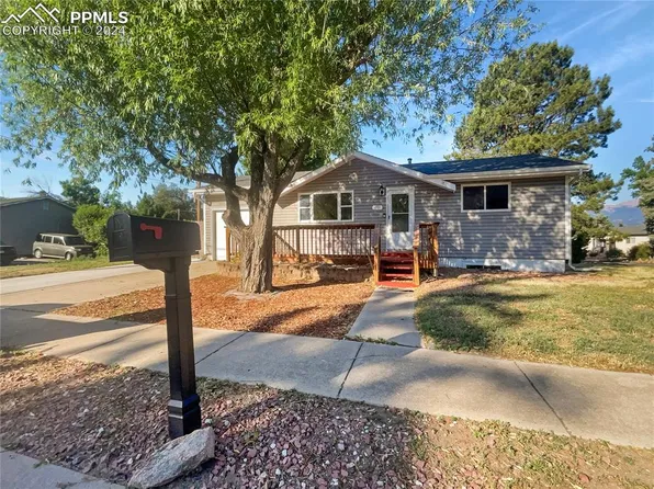 1701 Acacia Dr, Colorado Springs, CO 80907