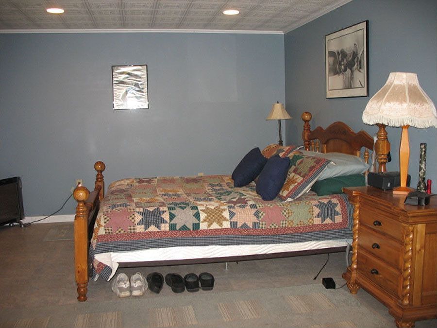 2nd image of 903 Georgia St