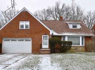 3579 Severn Rd, Cleveland Heights, OH 44118