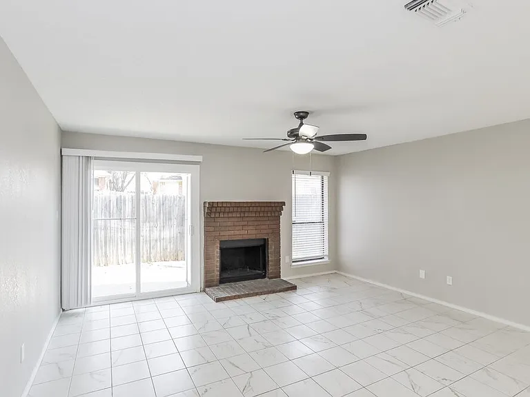 6936 Bentley Ave — Photo 3