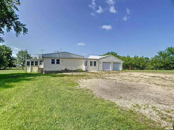 2650 212th St, De Witt, IA 52742