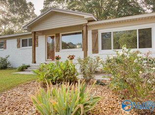 302 Sunset St SW, Hartselle, AL 35640