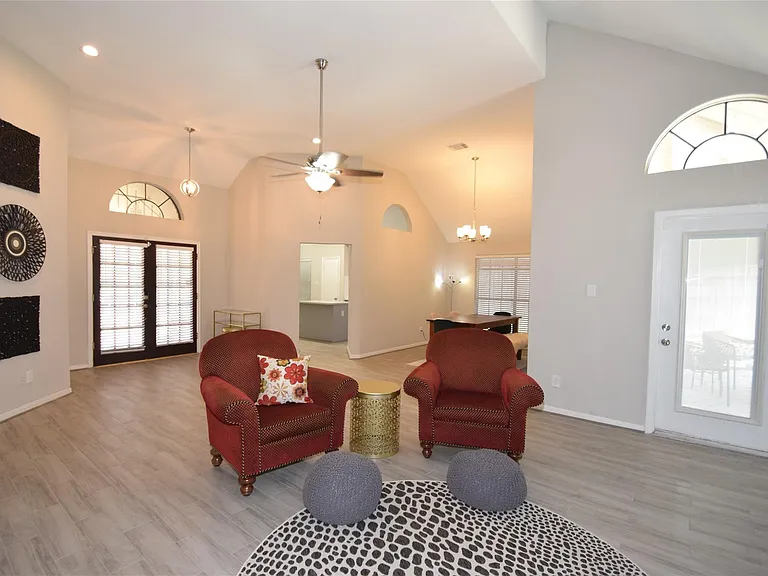 22922 Glenover Dr — Photo 13