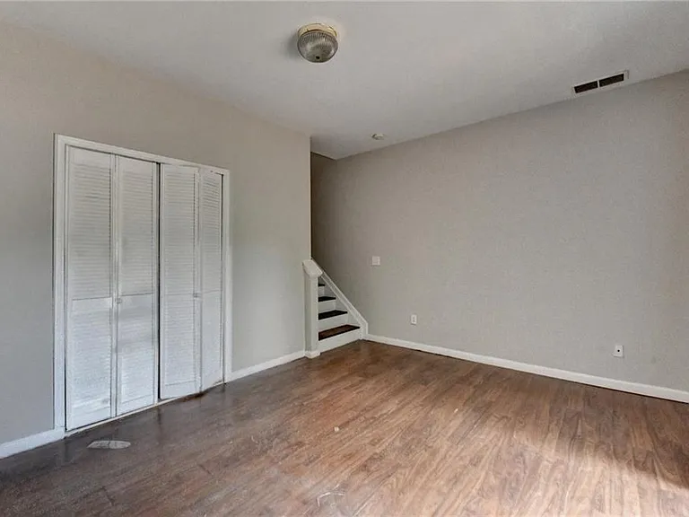 3187 Mill Springs Cir — Photo 25