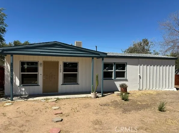 1105 Elizabeth Lake Rd, Palmdale, CA 93551