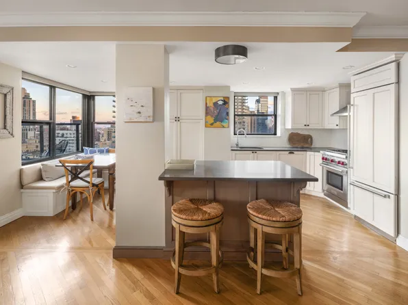 200 East 74th Street image 6 of 12