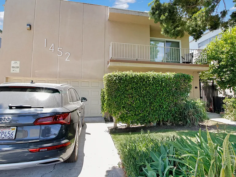 1452 Berkeley St #2 — Photo 23