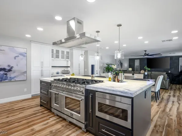 5670 N Riley St, Las Vegas, NV 89149