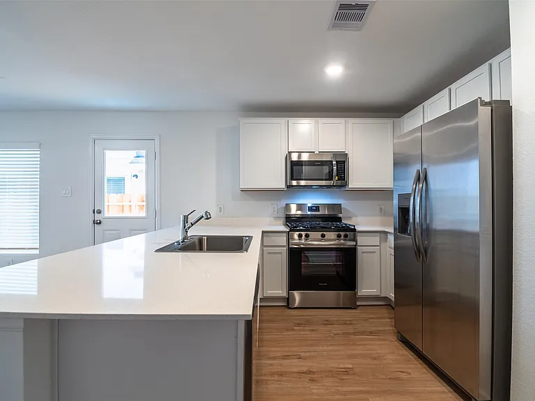 1508 Las Cuevas Dr — Photo 8