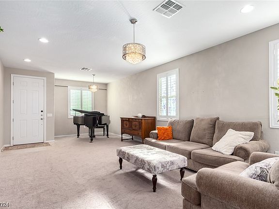 3rd image of 222 Mountain Cedar Ct